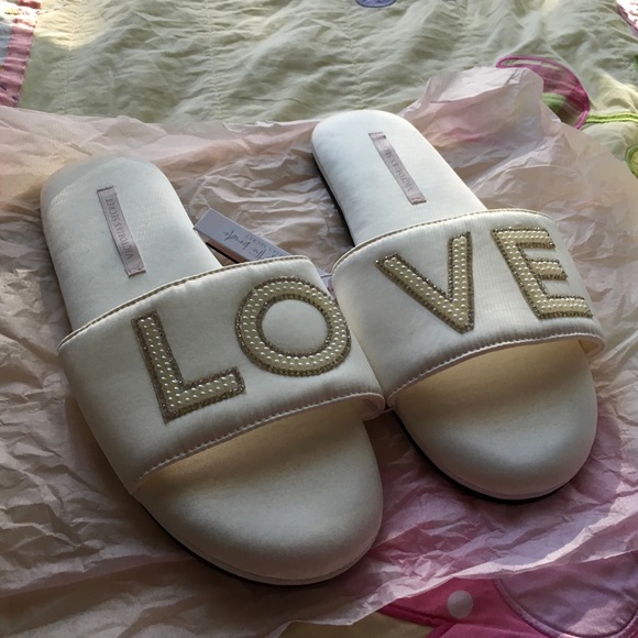 Victoria’s Secret Diamonds And Pearls LOVE Slippers - Medium 7-8 - Picture 15 of 15